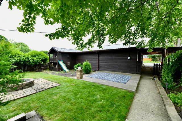 2015 S J Street, Elwood, IN 46036