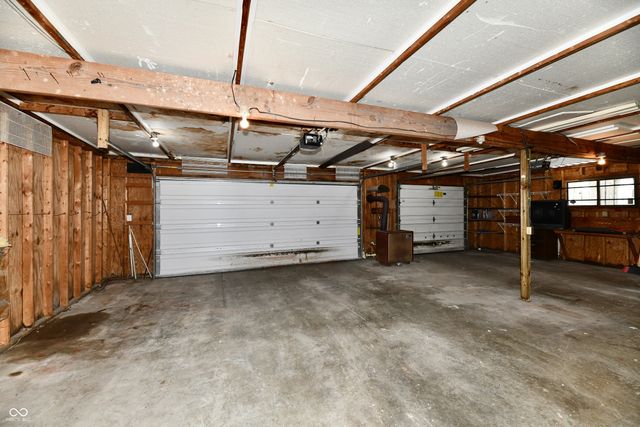2015 S J Street, Elwood, IN 46036