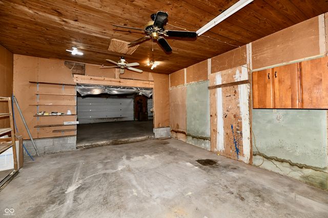 2015 S J Street, Elwood, IN 46036