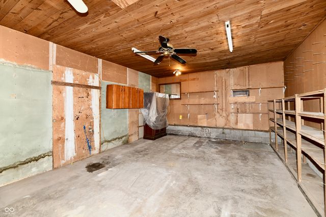 2015 S J Street, Elwood, IN 46036