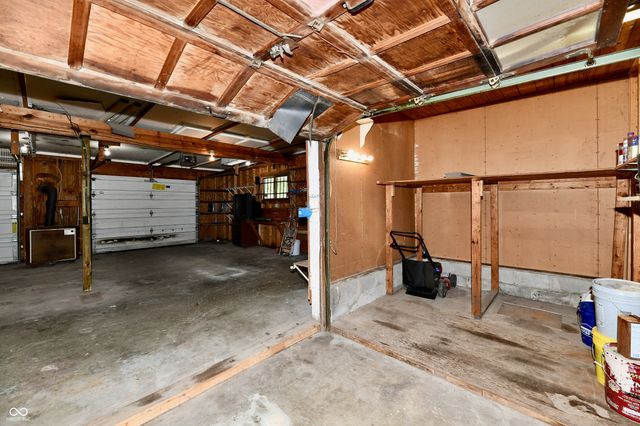 2015 S J Street, Elwood, IN 46036