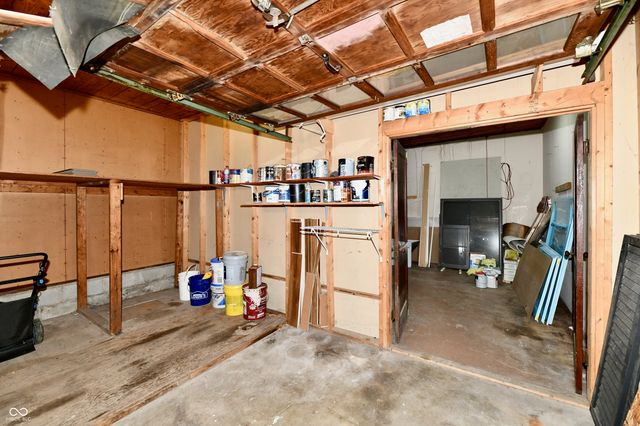 2015 S J Street, Elwood, IN 46036