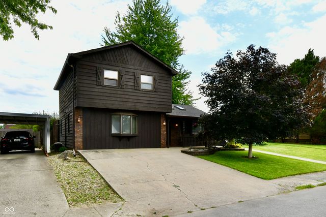 2015 S J Street, Elwood, IN 46036