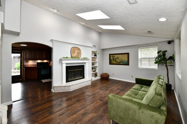 2015 S J Street, Elwood, IN 46036