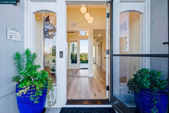 1940 Golden Rain 5, Walnut Creek, CA 94595