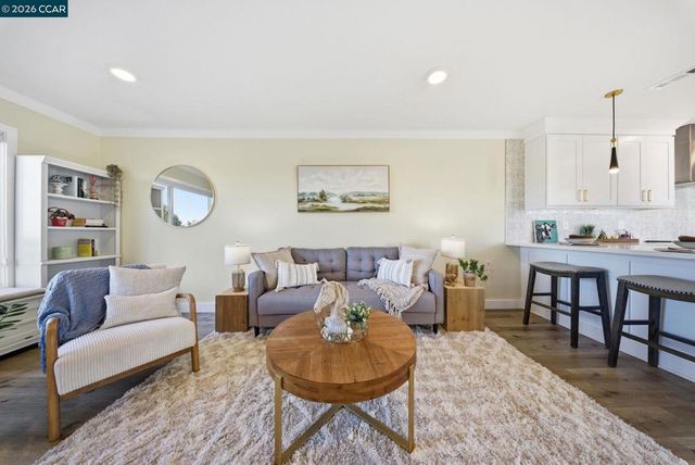 1940 Golden Rain 5, Walnut Creek, CA 94595