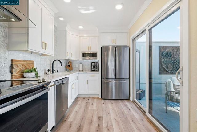 1940 Golden Rain 5, Walnut Creek, CA 94595