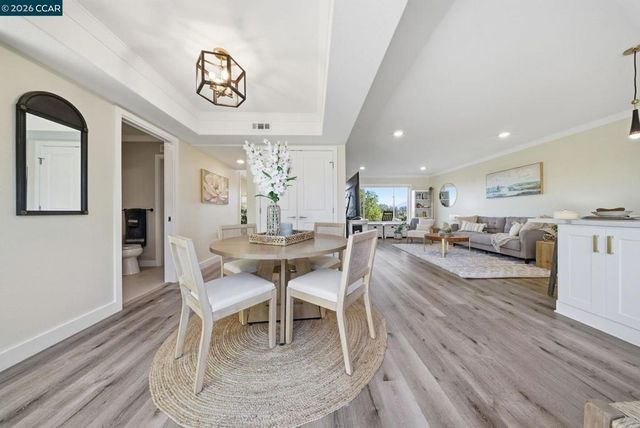 1940 Golden Rain 5, Walnut Creek, CA 94595