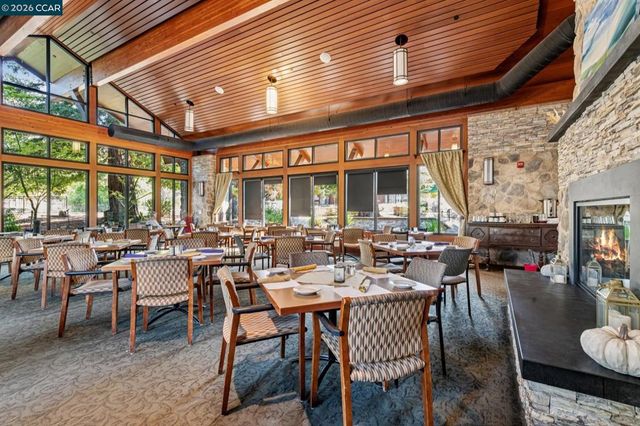 1940 Golden Rain 5, Walnut Creek, CA 94595