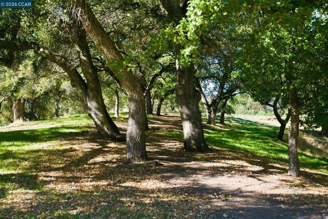 1940 Golden Rain 5, Walnut Creek, CA 94595