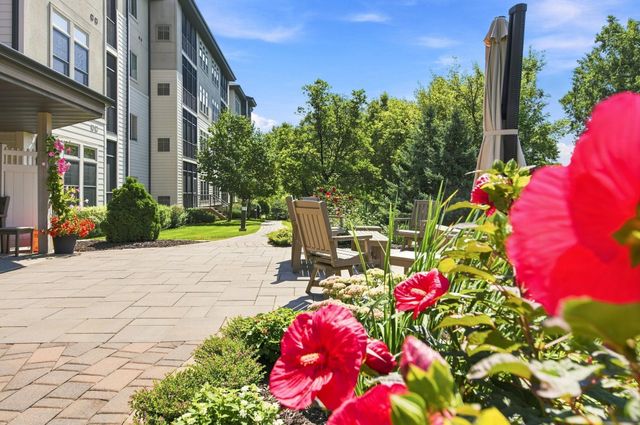 7100 Metro Boulevard 213, Edina, MN 55439