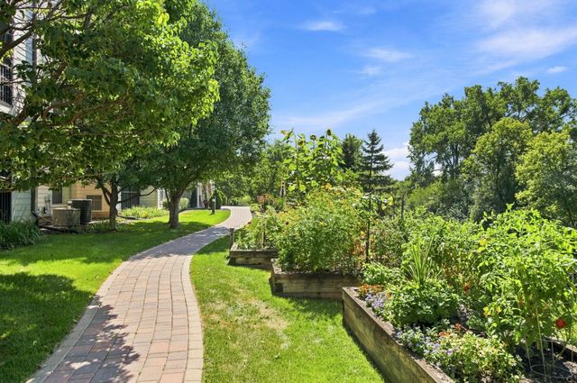 7100 Metro Boulevard 213, Edina, MN 55439