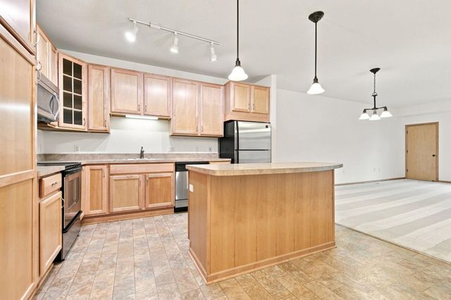 7100 Metro Boulevard 213, Edina, MN 55439