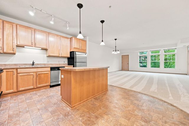 7100 Metro Boulevard 213, Edina, MN 55439