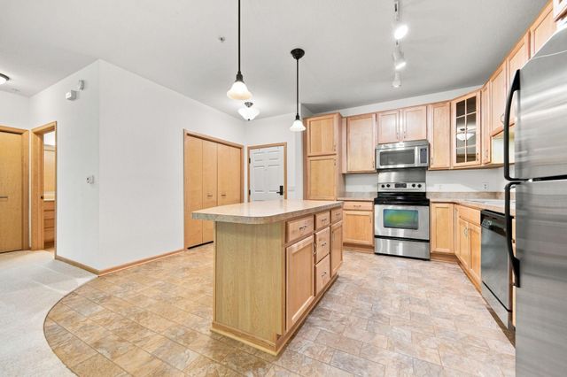 7100 Metro Boulevard 213, Edina, MN 55439