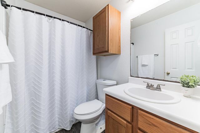 3005 Tyler LN, Taylor, TX 76574