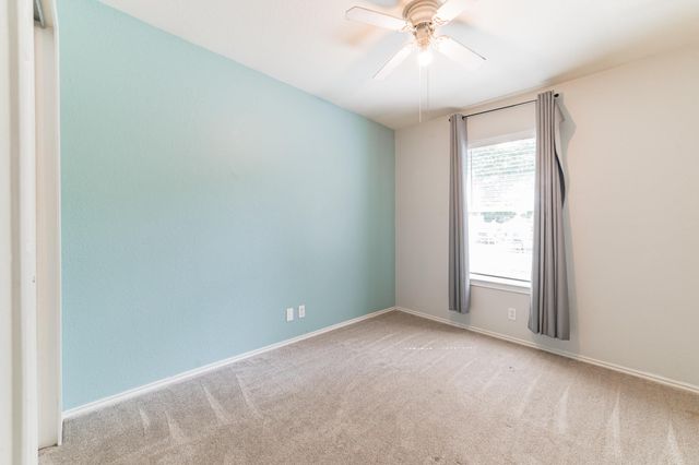 3005 Tyler LN, Taylor, TX 76574