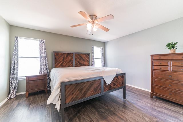 3005 Tyler LN, Taylor, TX 76574