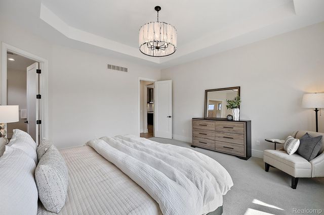 49266 Villa Court, Novi, MI 48374