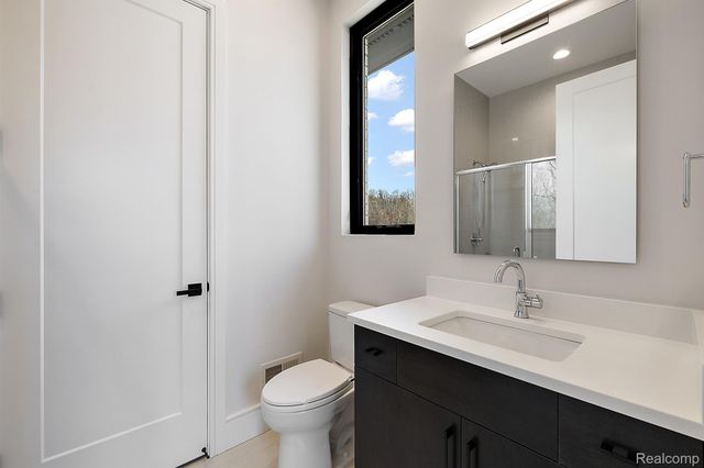 49266 Villa Court, Novi, MI 48374