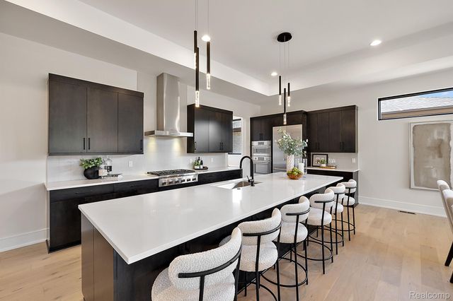 49266 Villa Court, Novi, MI 48374