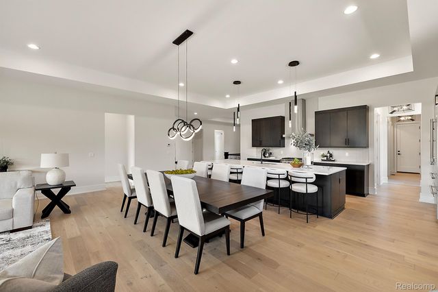 49266 Villa Court, Novi, MI 48374