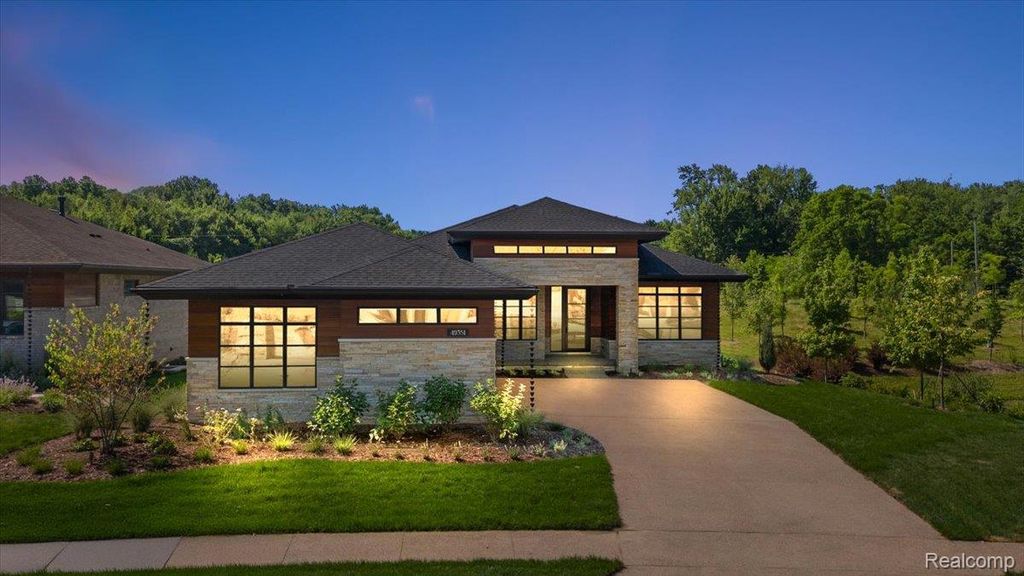 49266 Villa Court, Novi, MI 48374
