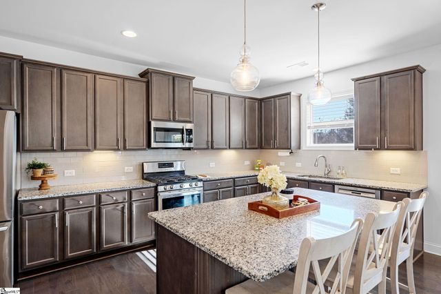 286 Braselton Street, Greer, SC 29651