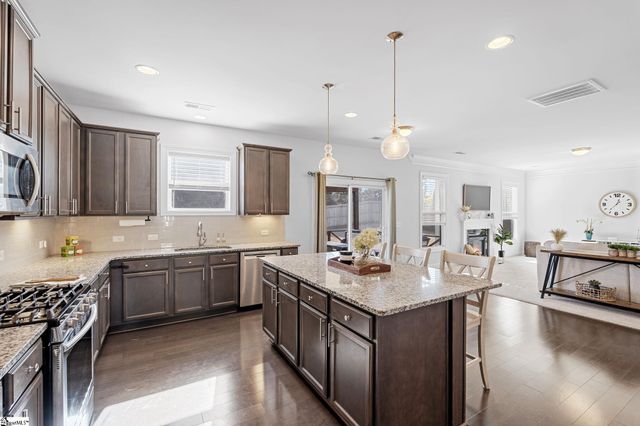 286 Braselton Street, Greer, SC 29651