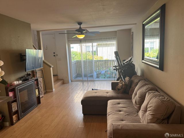 365 Halfmoon Lane 8, Daly City, CA 94015