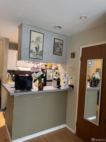 365 Halfmoon Lane 8, Daly City, CA 94015