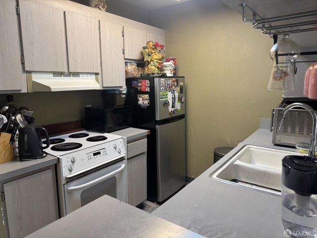 365 Halfmoon Lane 8, Daly City, CA 94015