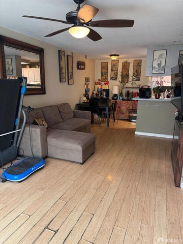 365 Halfmoon Lane 8, Daly City, CA 94015