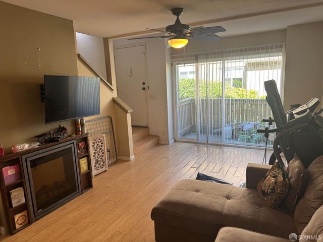 365 Halfmoon Lane 8, Daly City, CA 94015