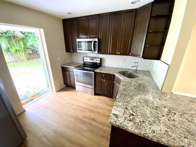 3541 Burma Court 4, Palm Beach Gardens, FL 33403
