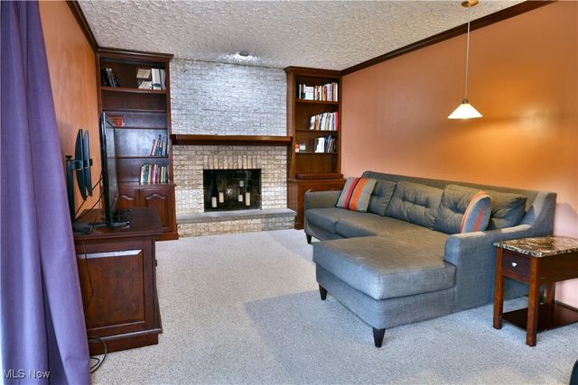 5298 Calla Avenue NW, Champion, OH 44483