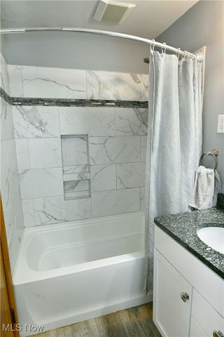 5298 Calla Avenue NW, Champion, OH 44483