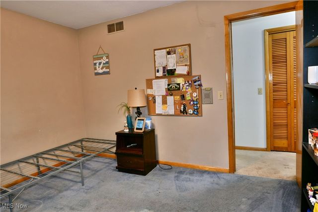 5298 Calla Avenue NW, Champion, OH 44483