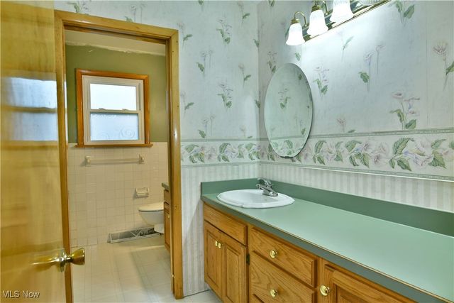 5298 Calla Avenue NW, Champion, OH 44483