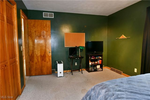 5298 Calla Avenue NW, Champion, OH 44483