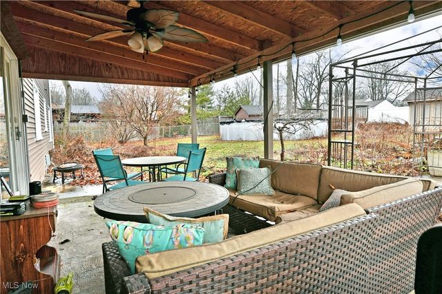 5298 Calla Avenue NW, Champion, OH 44483