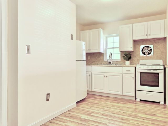 90C Washington Park Drive 10, Andover, MA 01810