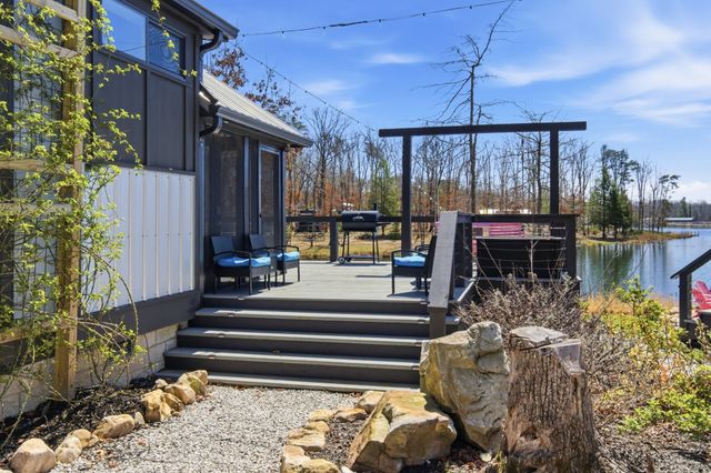 74 Heron Cir, Tracy City, TN 37387