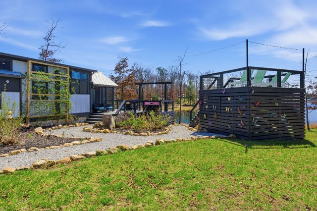 74 Heron Cir, Tracy City, TN 37387