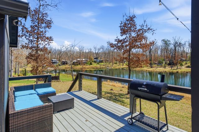 74 Heron Cir, Tracy City, TN 37387
