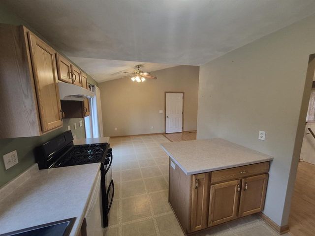 2104 Roosevelt Avenue, Beloit, WI 53511