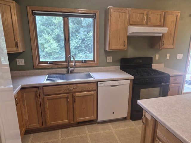 2104 Roosevelt Avenue, Beloit, WI 53511