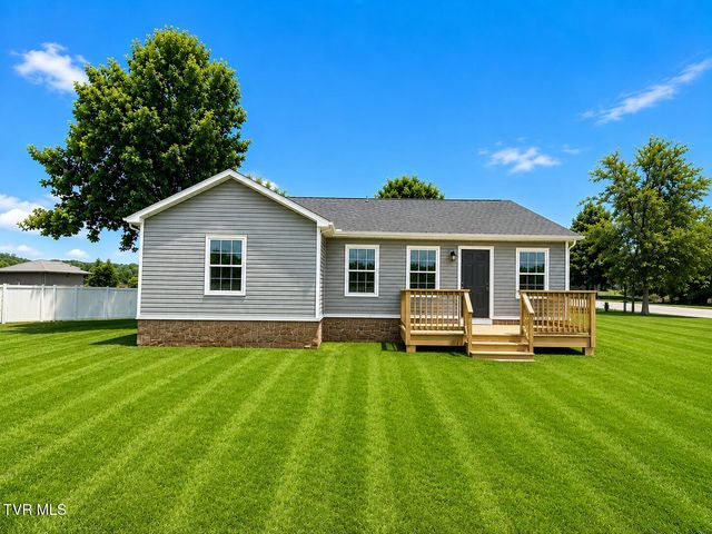 102 Charlie Avenue, Piney Flats, TN 37686