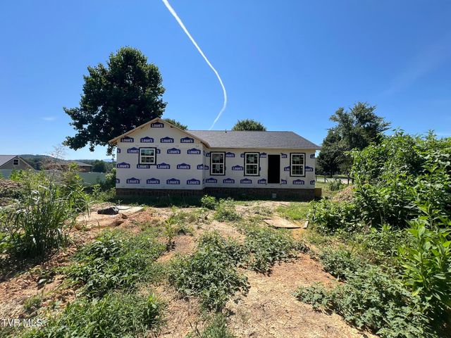 102 Charlie Avenue, Piney Flats, TN 37686