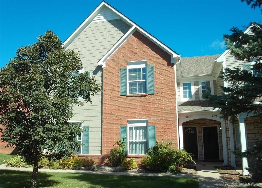 2009 Monarch Drive, Shelby Twp, MI 48316